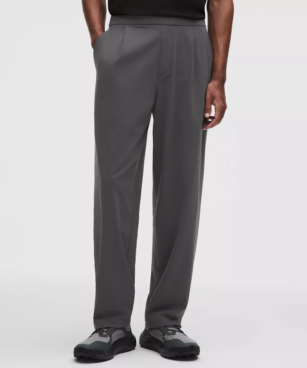 Pantalon Daydrift coupe décontractée plissé homme Regular *No Belt Loops — Graphite Grey, view 2