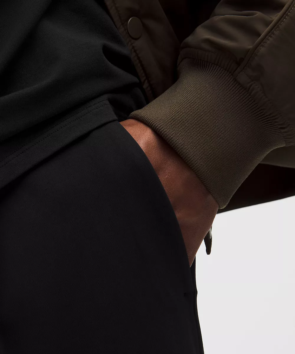Pantalon Daydrift coupe décontractée plissé homme Shorter *No Belt Loops — Black, view 5