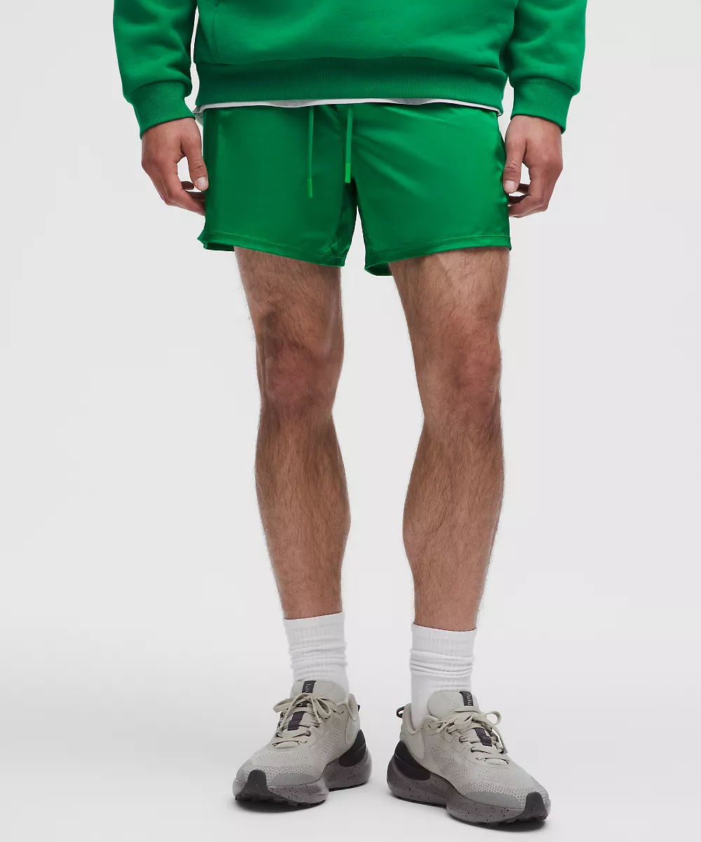 Short en nylon satiné extensible 5" — Raceway Green, view 1