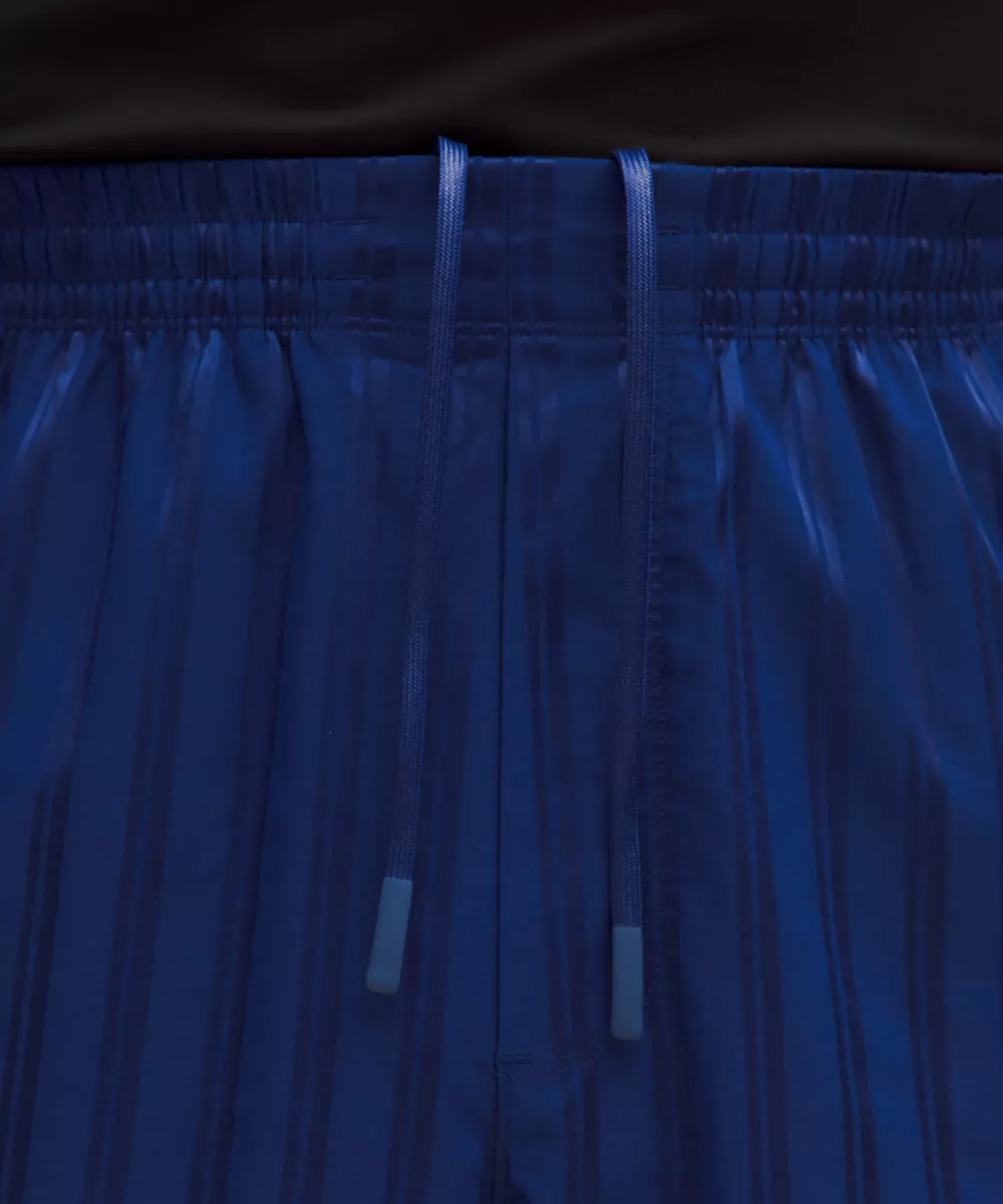 Short sans doublure en satin rayé 7" — Impact Stripe Clubhouse Blue, view 4