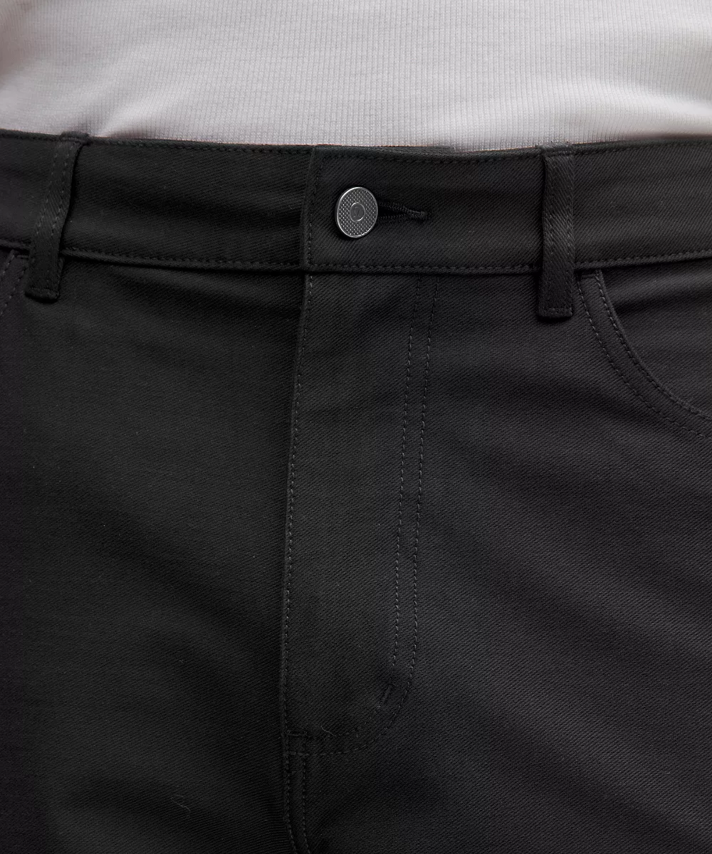 Short EasyFive coupe décontractée 9" — Black, view 4
