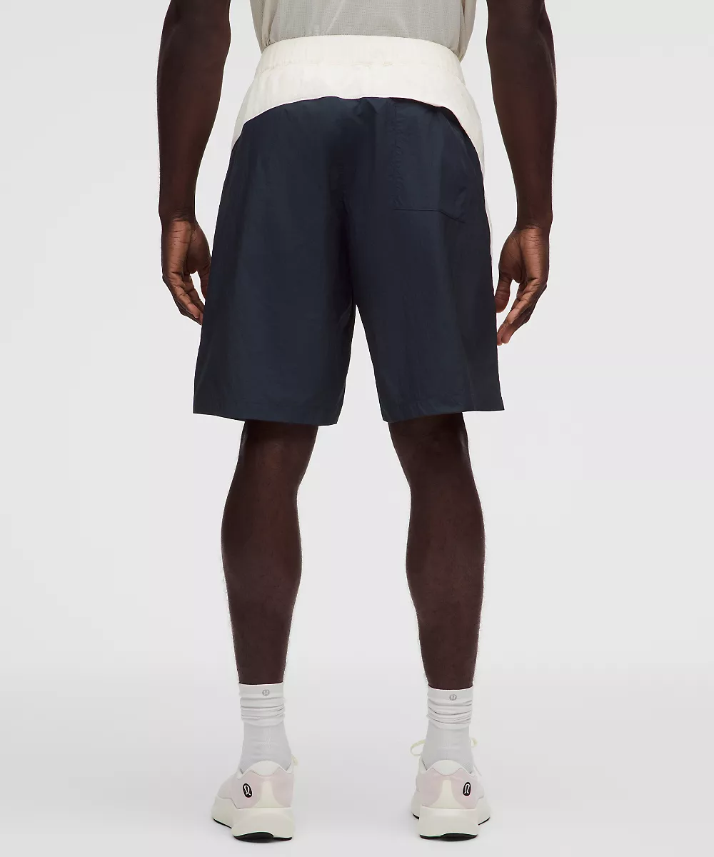 Short de survêtement en nylon coupe décontractée 9" — True Navy/Coconut Ivory, view 3