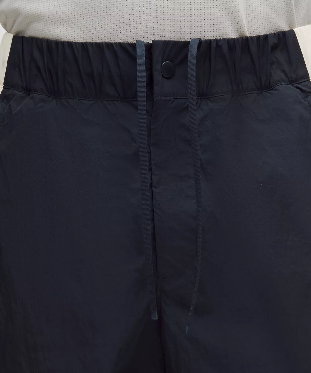 Short de survêtement en nylon coupe décontractée 9" — True Navy/Coconut Ivory, view 4