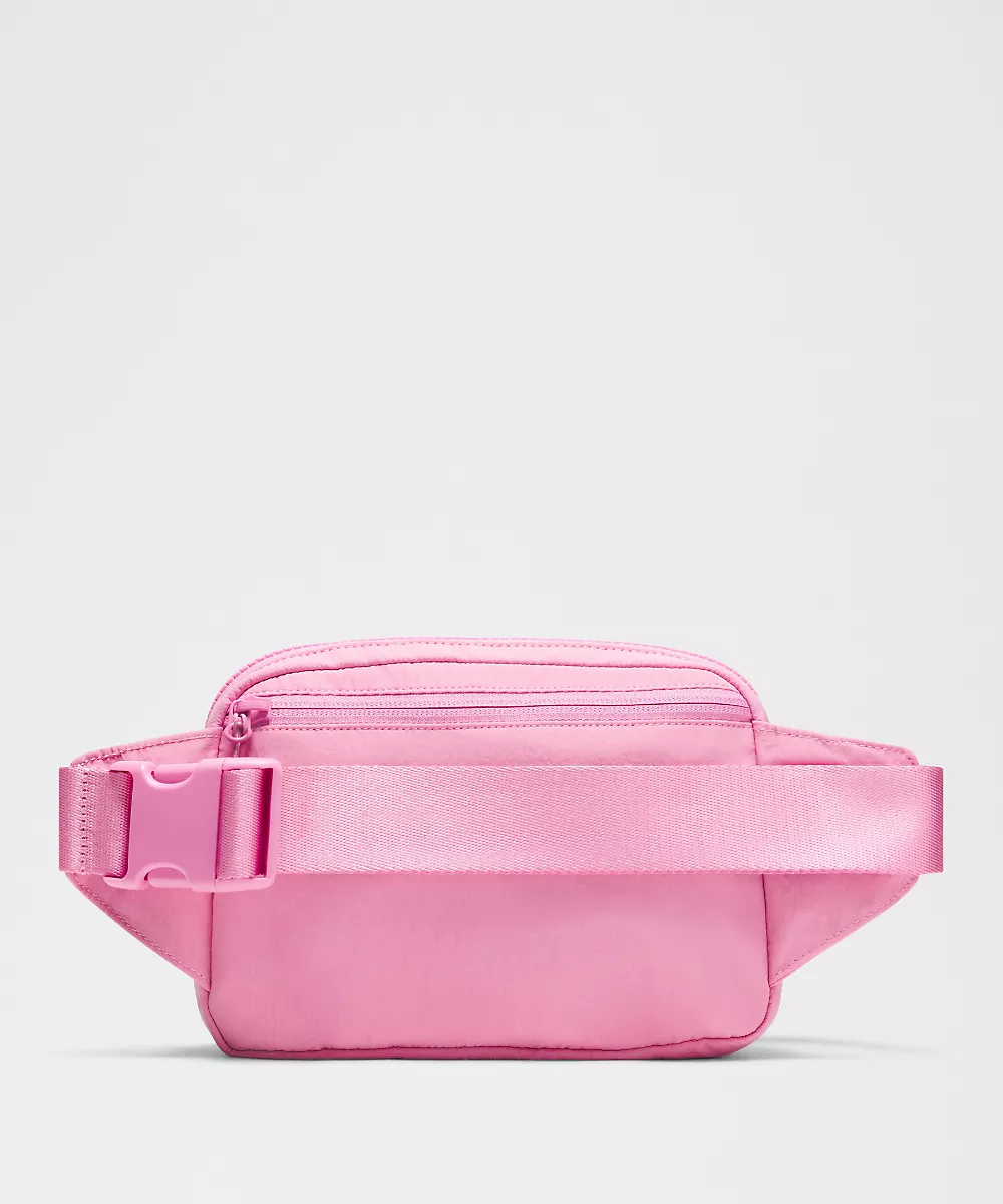 Sac banane Everywhere Large à longue bandoulière 2L — Sweet Sorbet/Silver, view 3