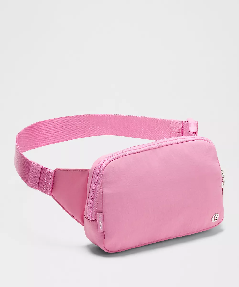 Sac banane Everywhere Large à longue bandoulière 2L — Sweet Sorbet/Silver, view 4