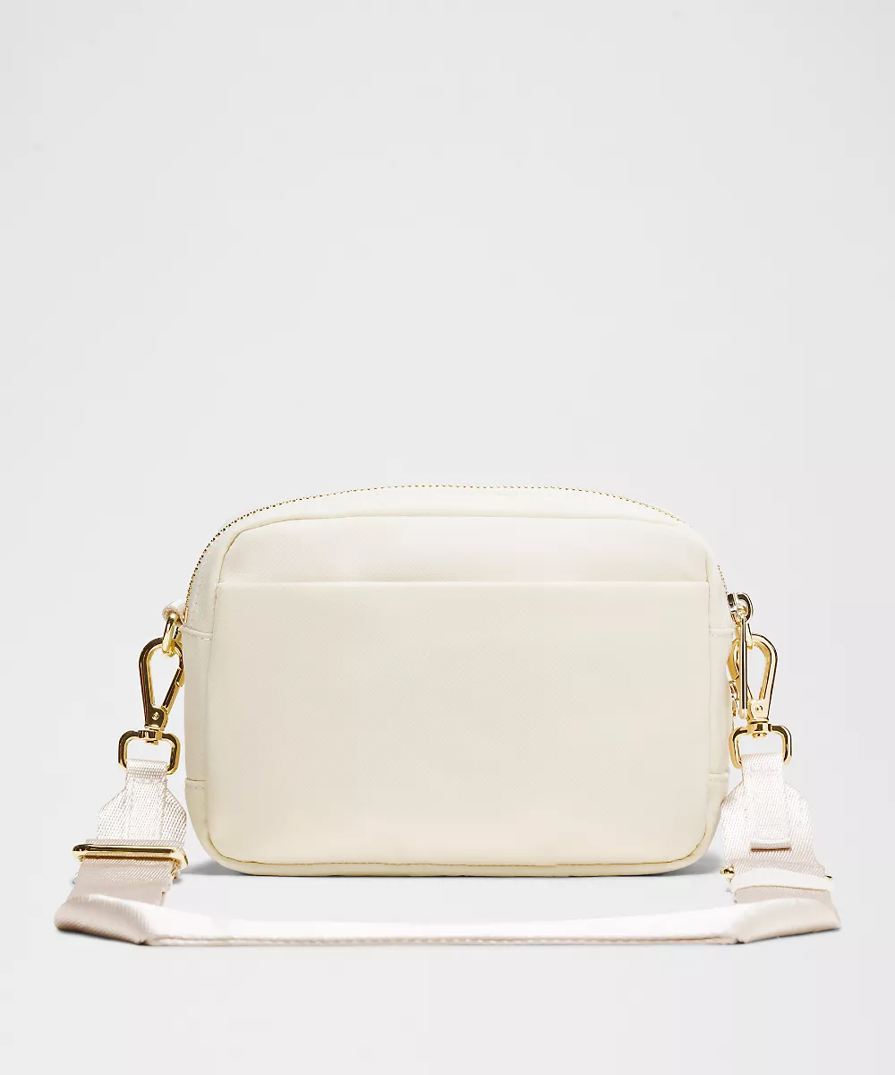 Sac bandoulière Everywhere 2L *Ferrures métalliques — Light Ivory/Gold, view 3