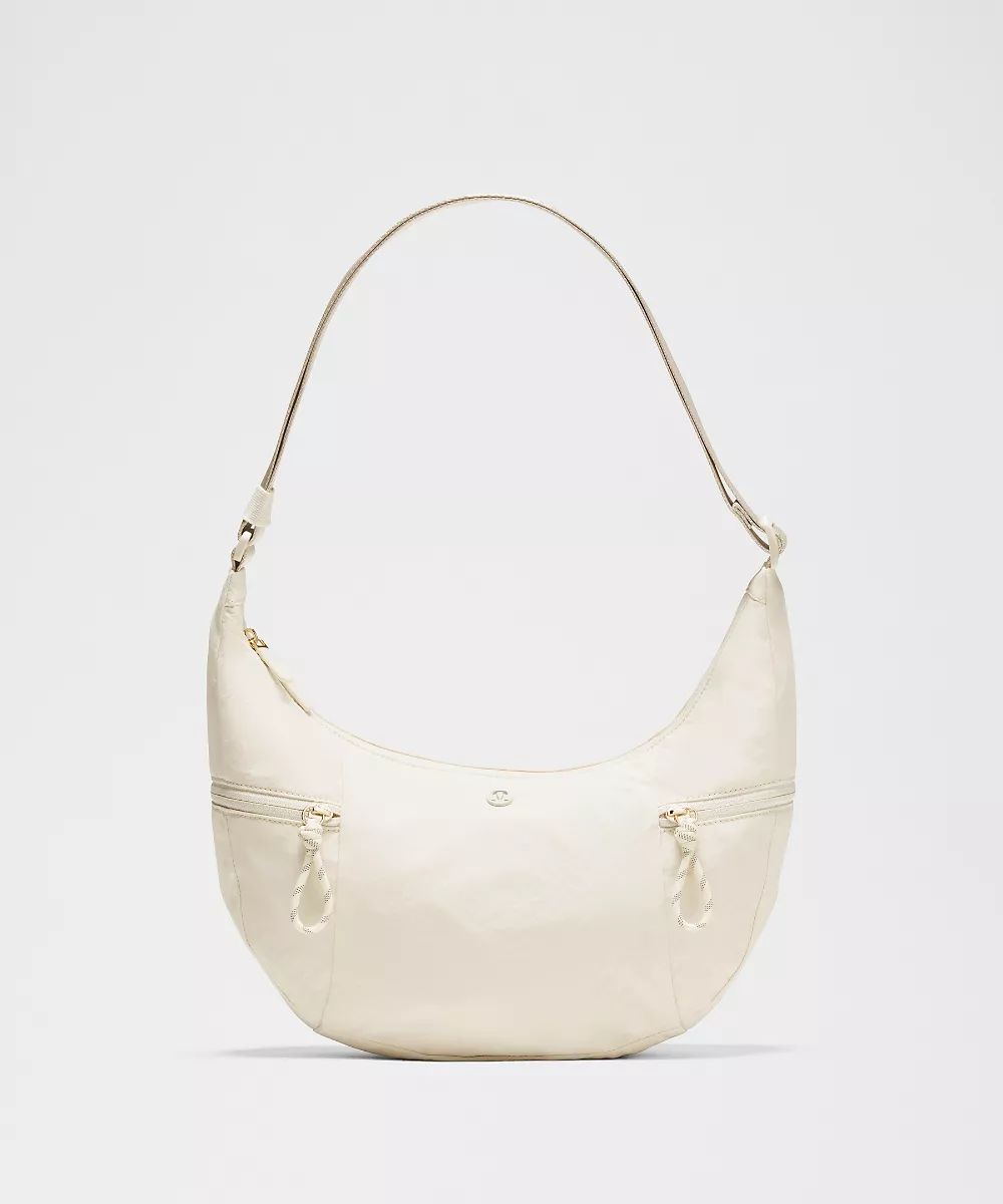 Sac banane souple Slouchy 6L — Light Ivory/Gold, view 1