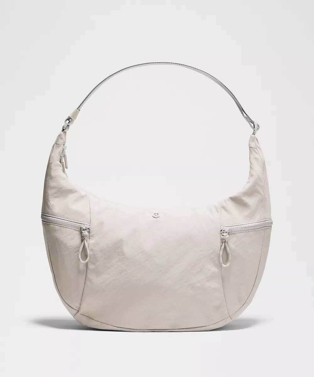 Grand sac bandoulière souple 13L — Downtown Tan, view 1