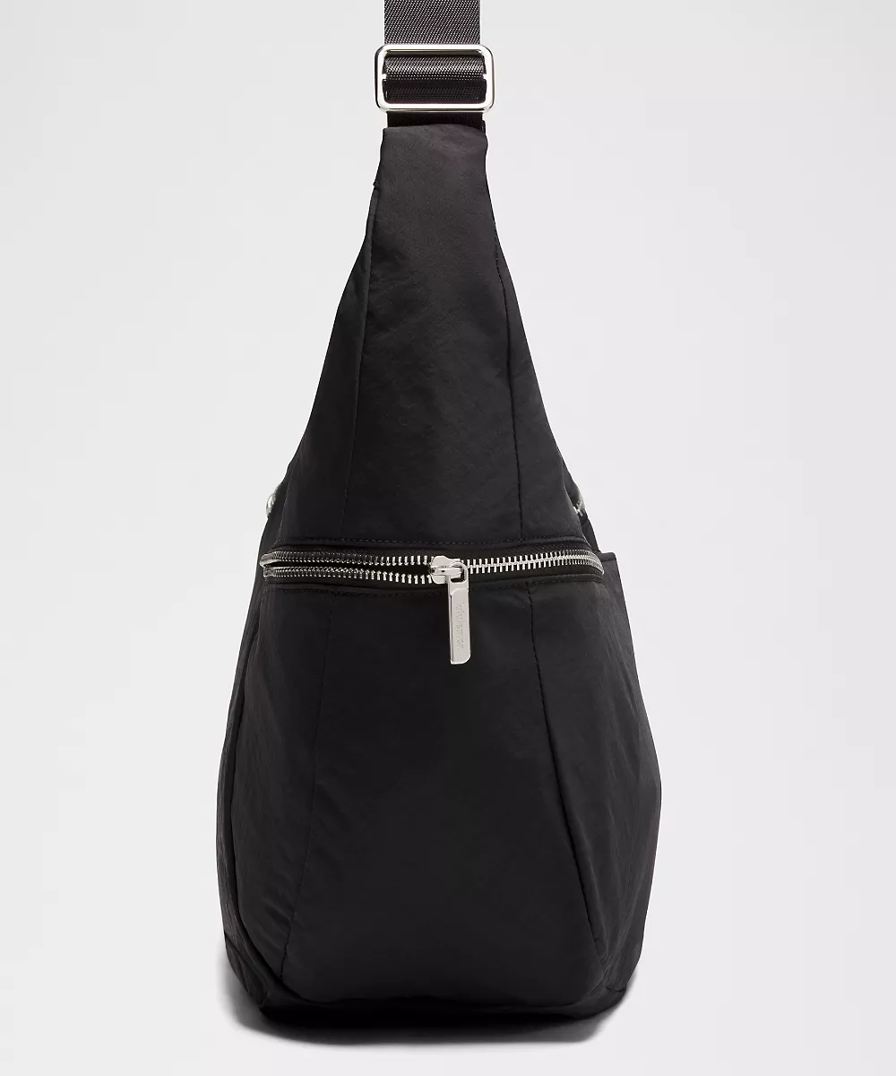 Grand sac bandoulière souple 13L *Metal Hardware — Black, view 4
