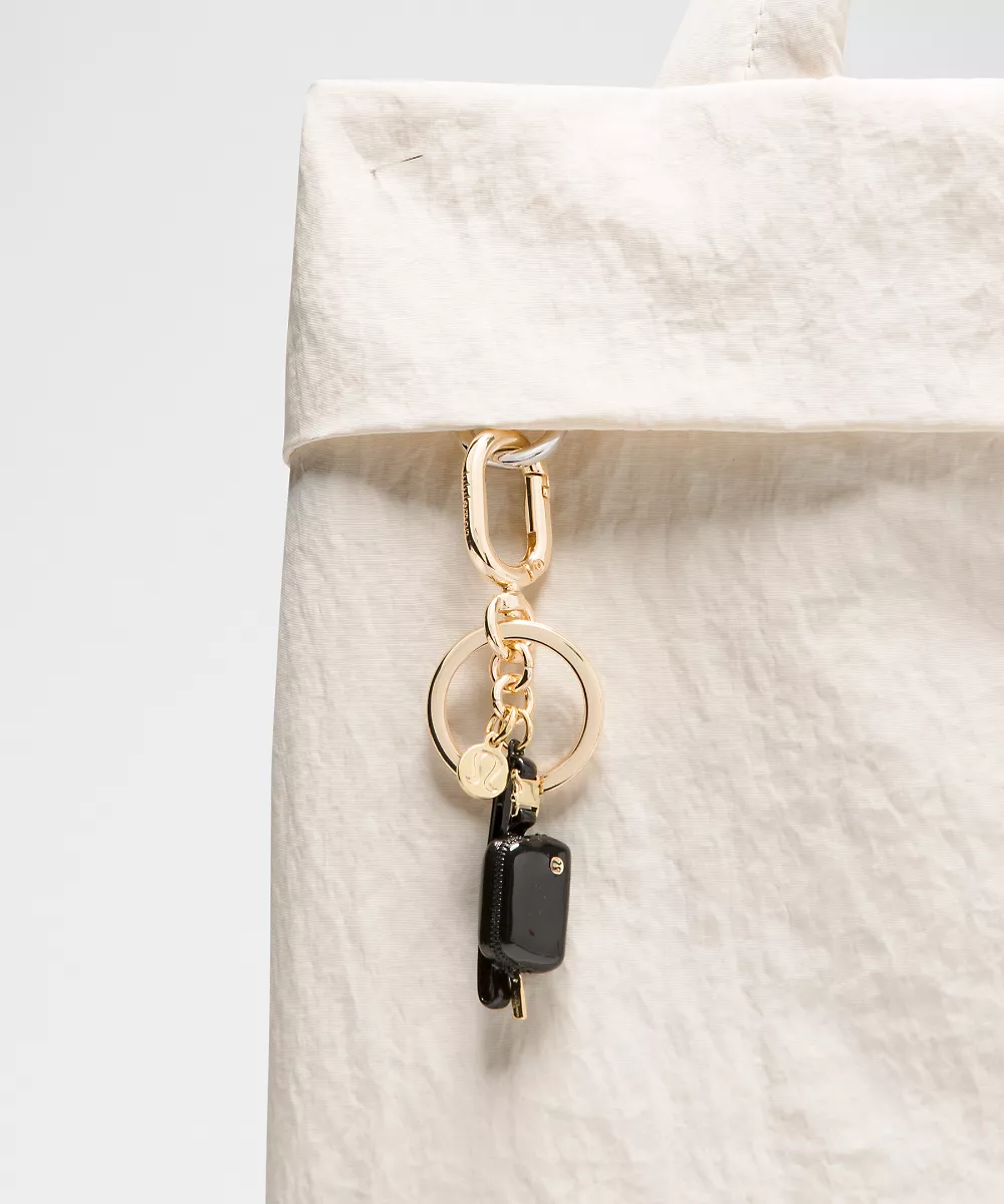 Porte-clés mini sac banane Everywhere — Black/Gold, view 2