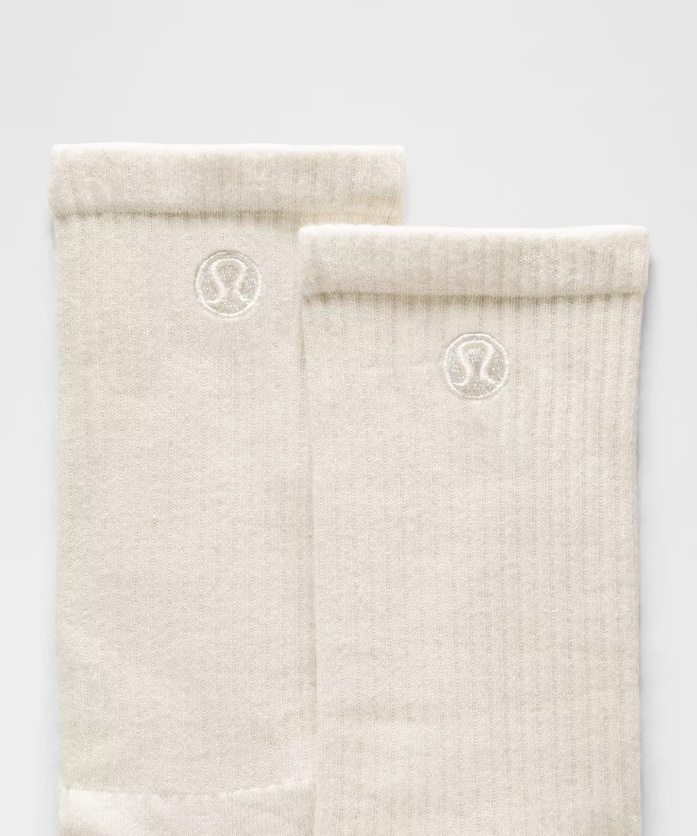 Chaussettes mi-hautes Daily Essential unisexe *Lot de 3 — Oxford Red/Club Blue/Light Ivory, view 2