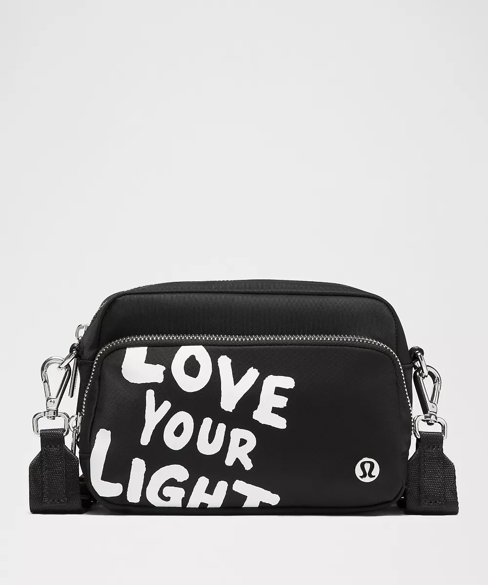 Sac bandoulière Everywhere 2L Graphique *Pride — Black, view 1