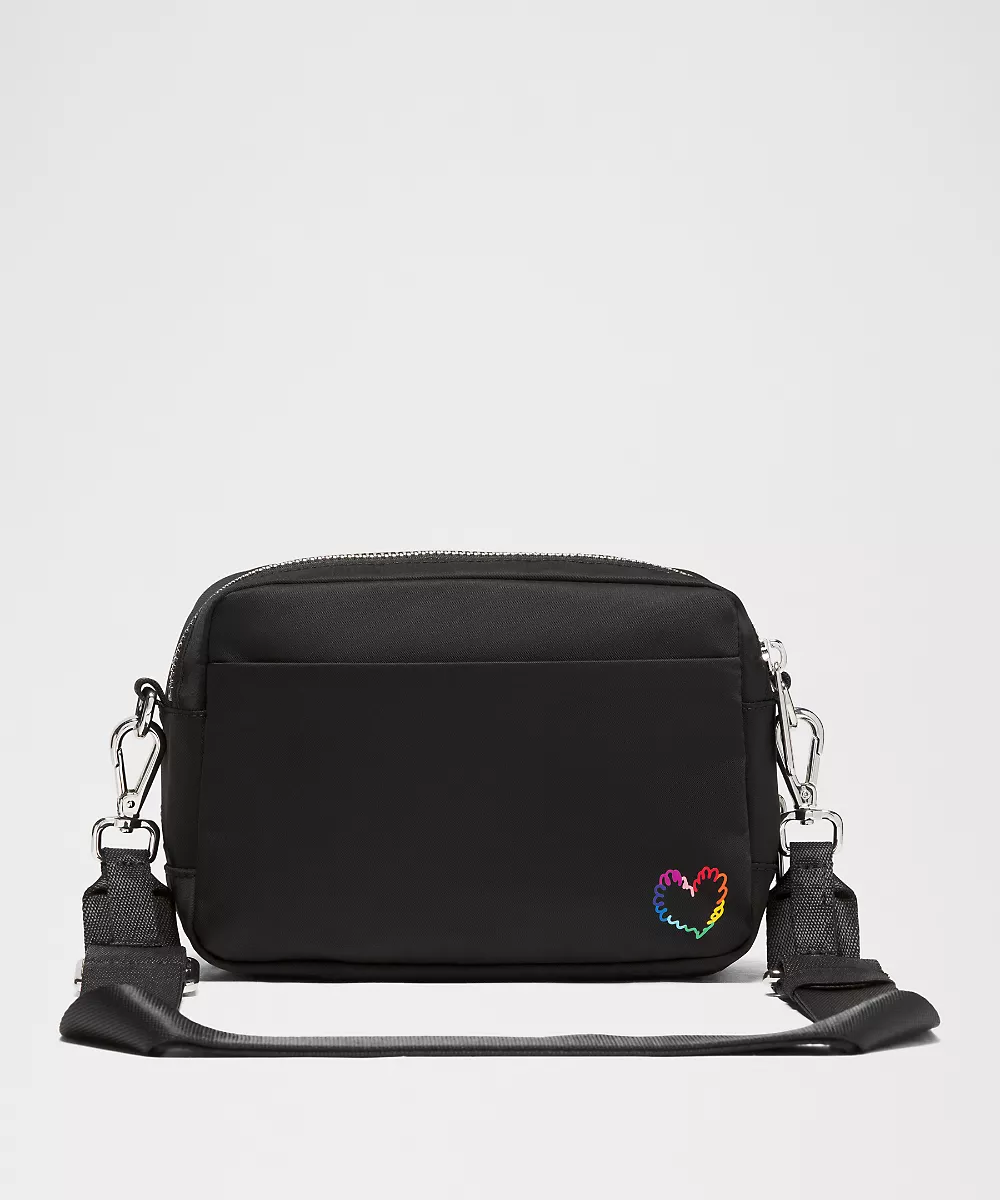 Sac bandoulière Everywhere 2L Graphique *Pride — Black, view 3