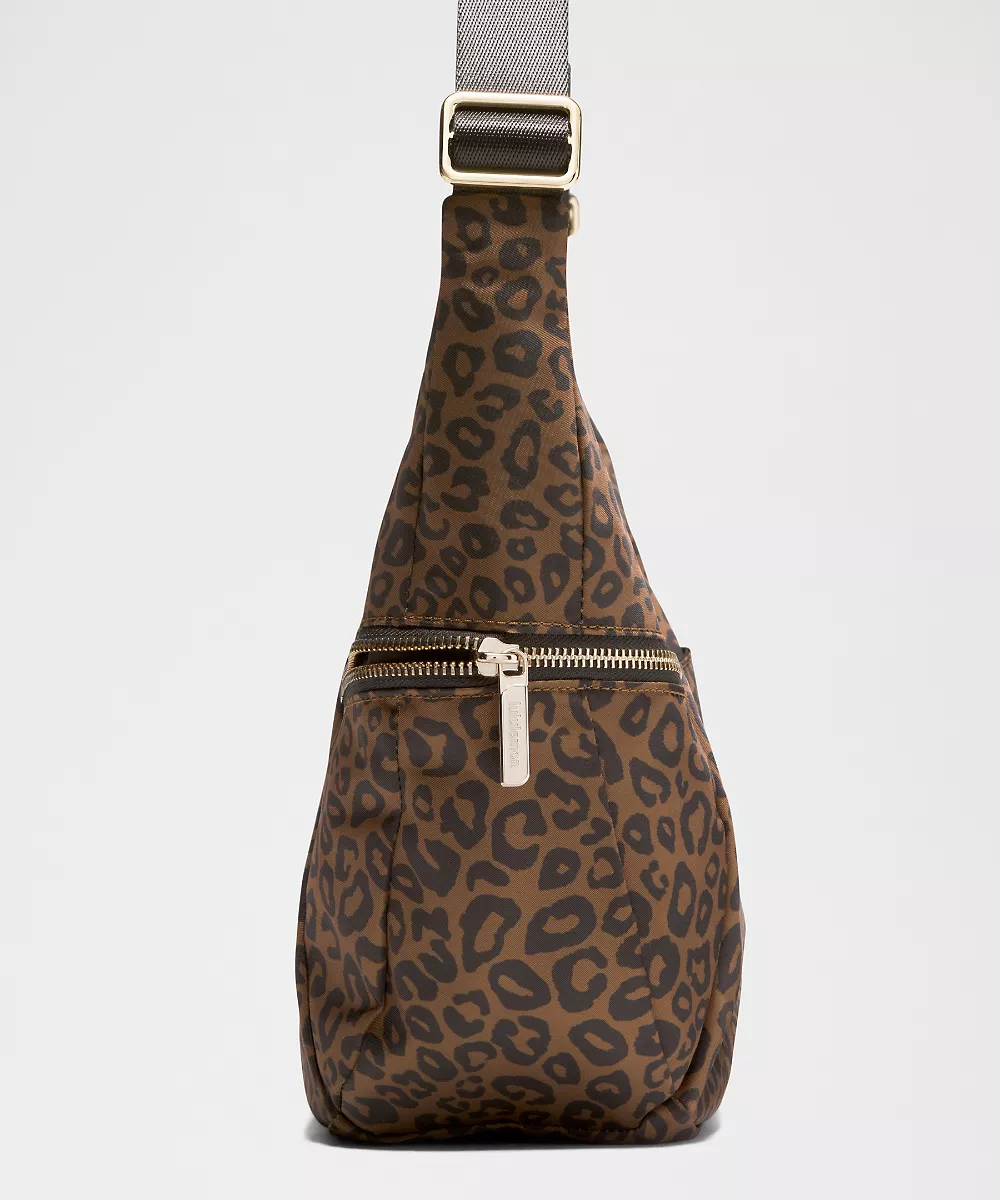 Sac banane souple Slouchy 6L *Metal Hardware — Leopardo Shift Desert Khaki Multi, view 4