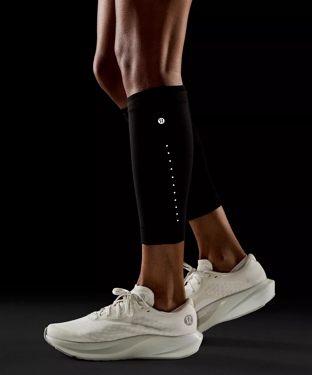 lululemon Go Further manchons de mollet de running sans coutures — Black, view 3