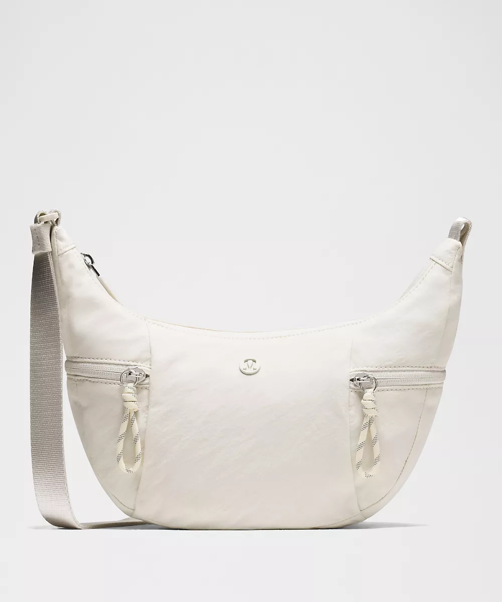 Petit sac banane souple Slouchy 3L — Light Ivory, view 1