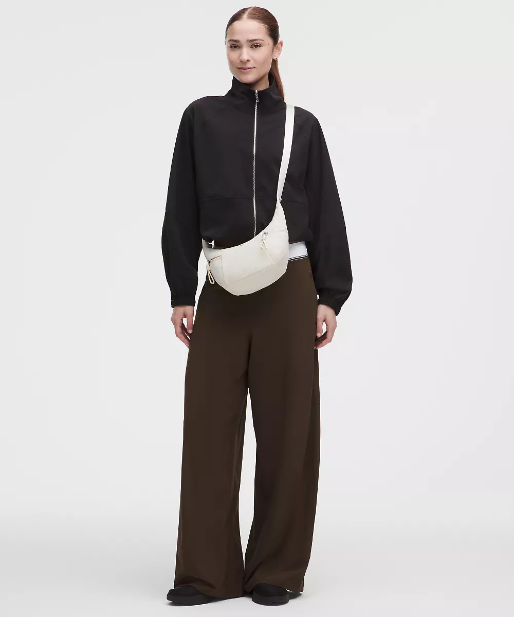 Petit sac banane souple Slouchy 3L — Light Ivory, view 2