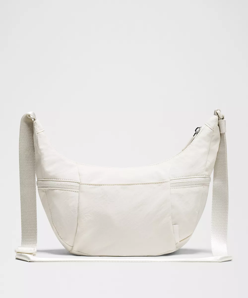 Petit sac banane souple Slouchy 3L — Light Ivory, view 3