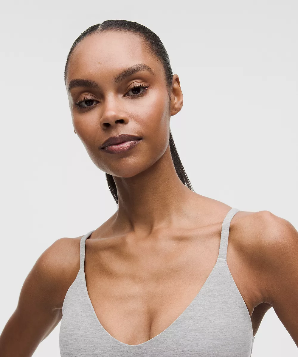 lululemon Focuser brassière col dégagé Nulu *Maintien léger, bonnet A/B — Heathered Core Medium Grey, view 4