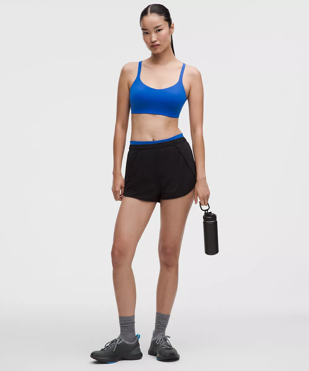 lululemon LightLift brassière dos ouvert *Maintien léger, bonnet B/C — Beach Ball Blue, view 3