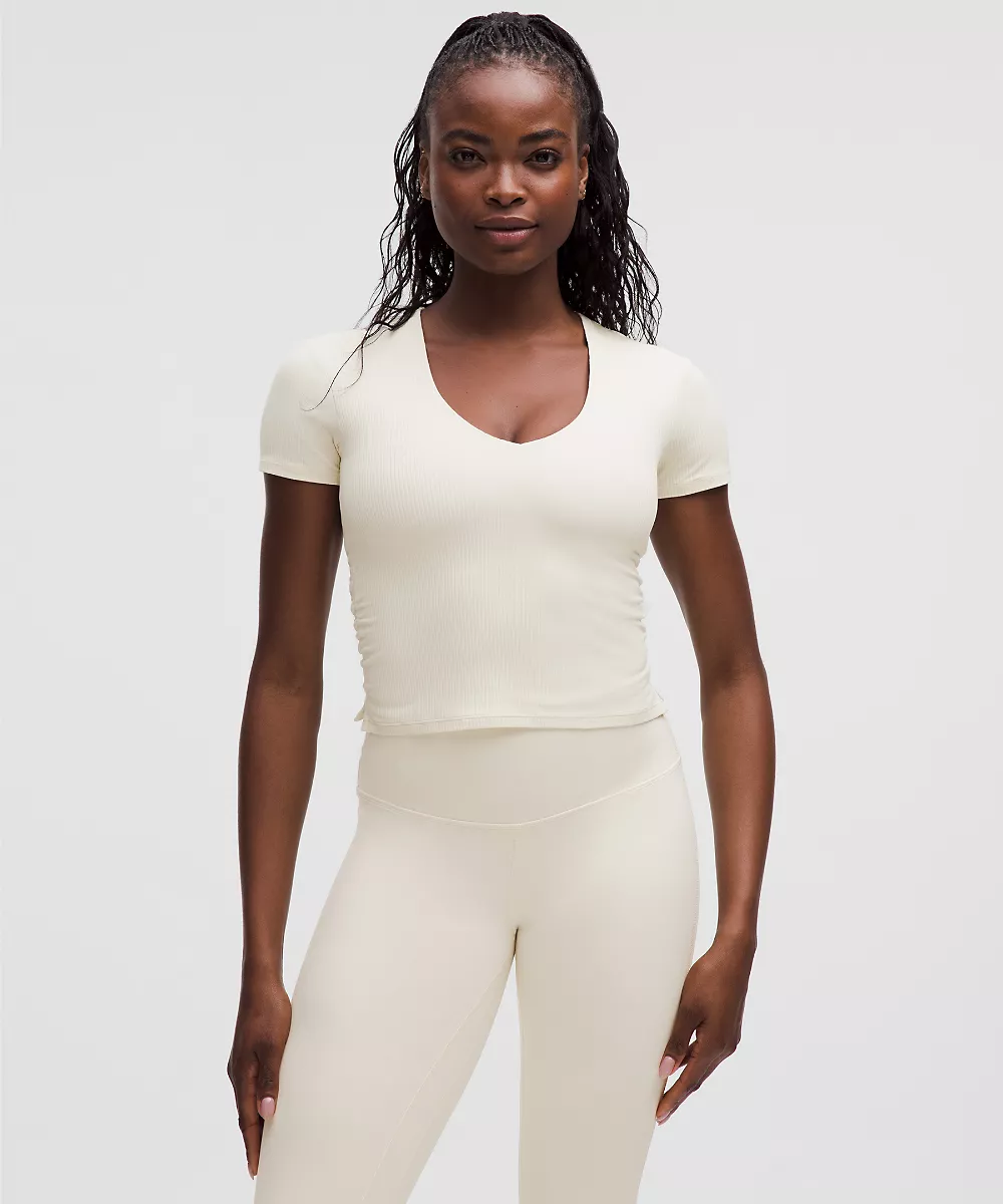 T-shirt col V côtelé Nulu All It Takes *Bonnets B–D — Light Ivory, view 1