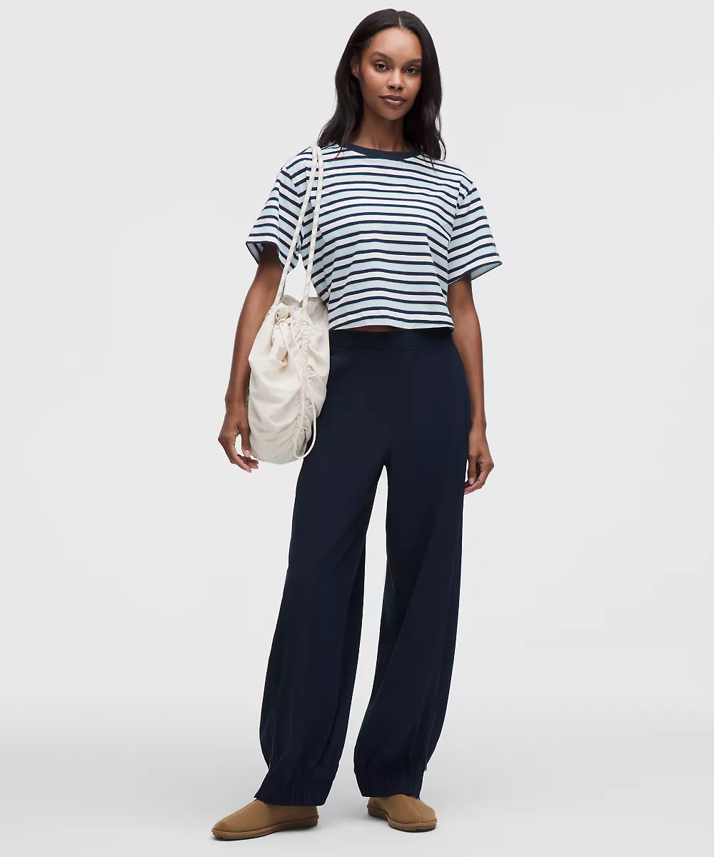 T-shirt court en coton bio All Yours — Reverse Stripe Starch Blue True Navy, view 2