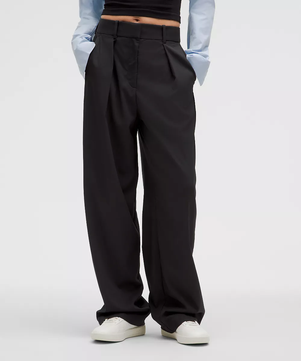 Pantalon taille haute à plis devant *Regular — Black, view 1
