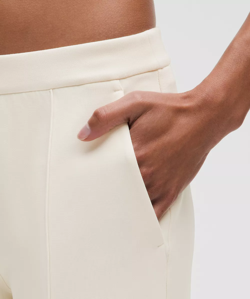 Pantalon Softstreme à plis taille mi-haute *Regular — Light Ivory, view 4