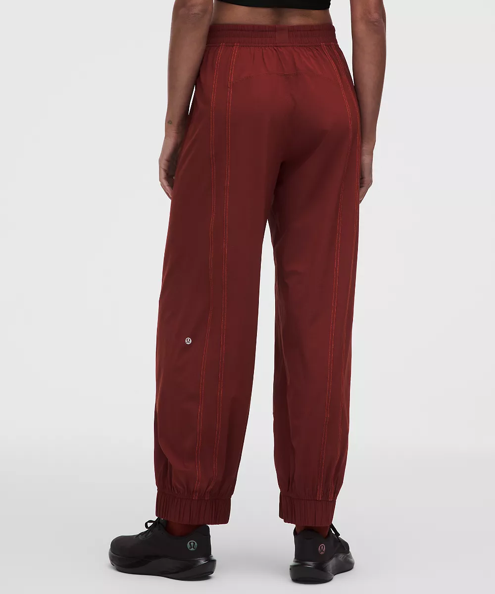 Jogging Define High-Rise Swift *Regular — Cranberry Charm/Cherry Ember, view 3