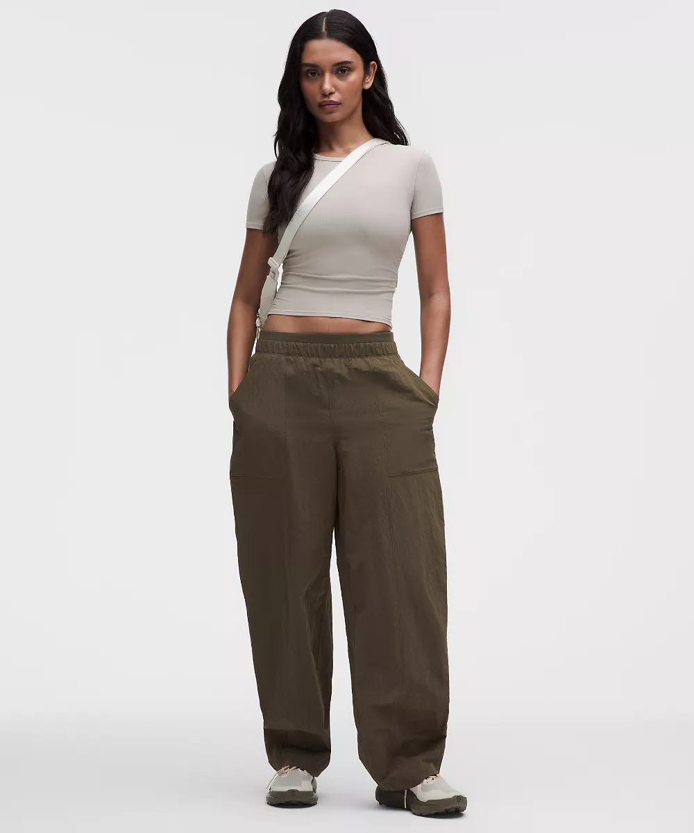 Pantalon en nylon froissé taille mi-haute jambe fuselée — Olive Brown, view 1