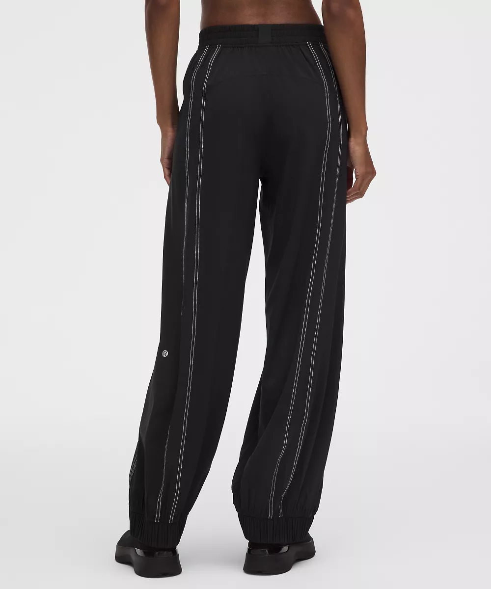 Jogging Define High-Rise Swift *Court — Black/Light Ivory, view 3