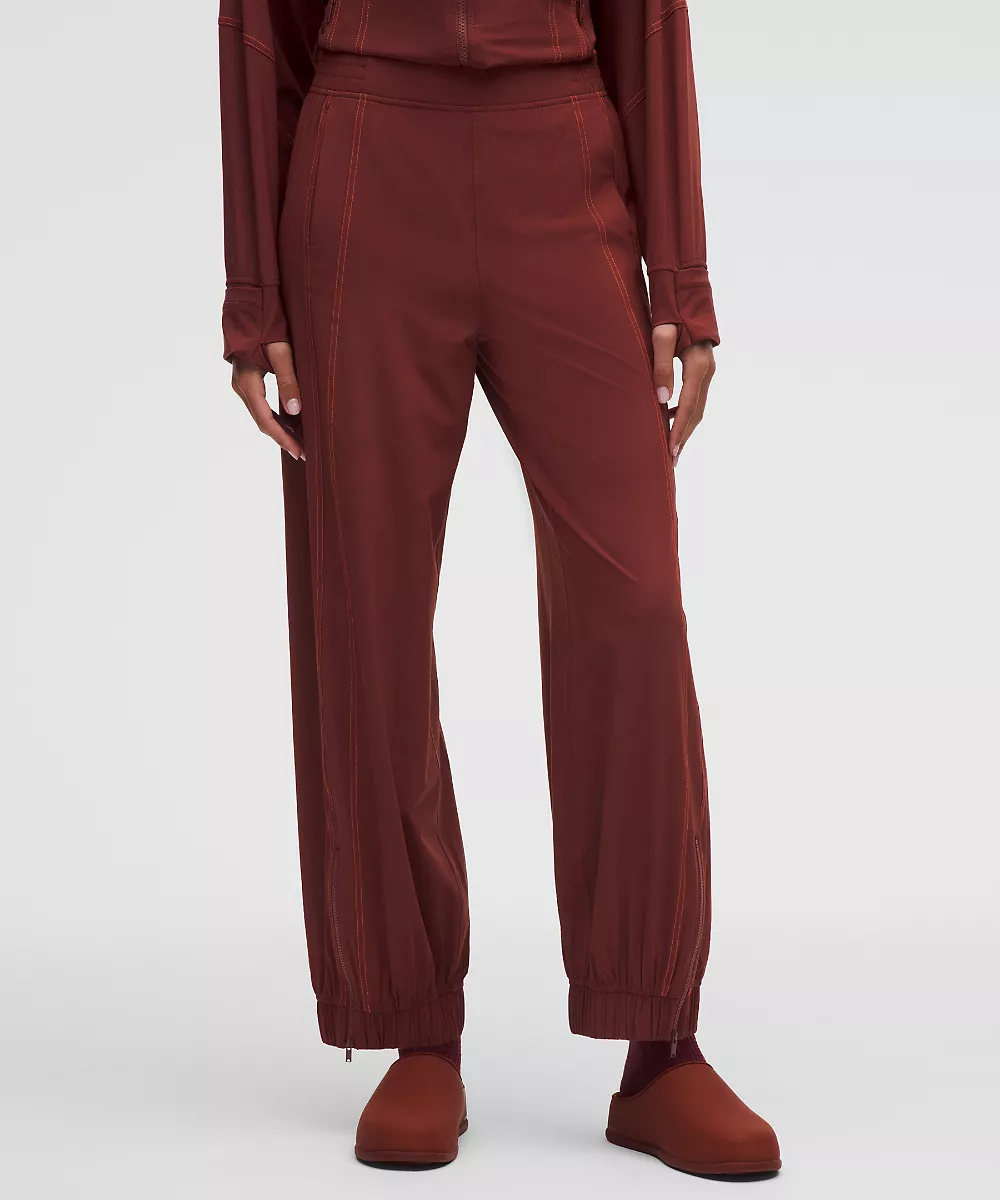 Jogging Define High-Rise Swift *Court — Cranberry Charm/Cherry Ember, view 2
