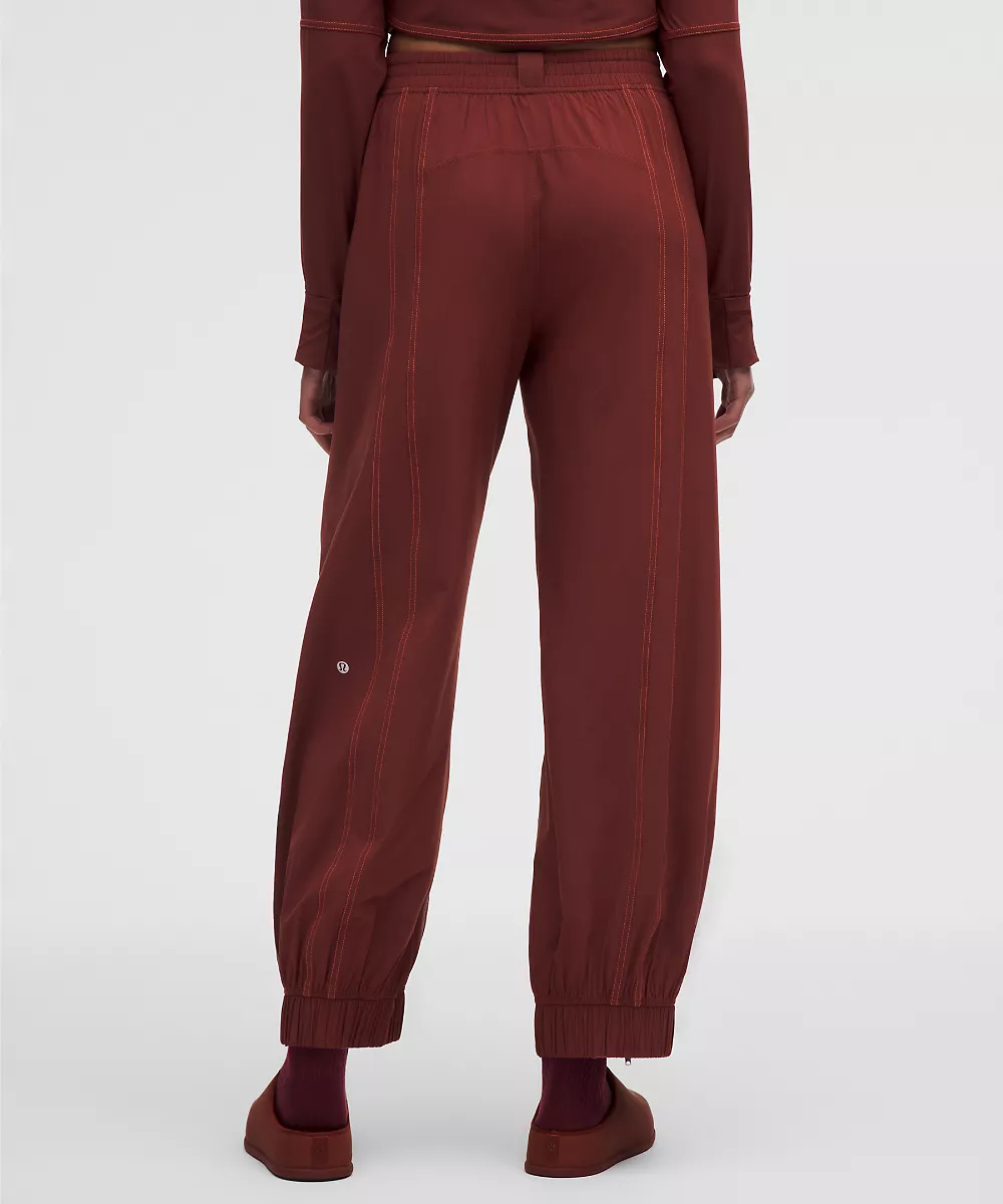 Jogging Define High-Rise Swift *Court — Cranberry Charm/Cherry Ember, view 3