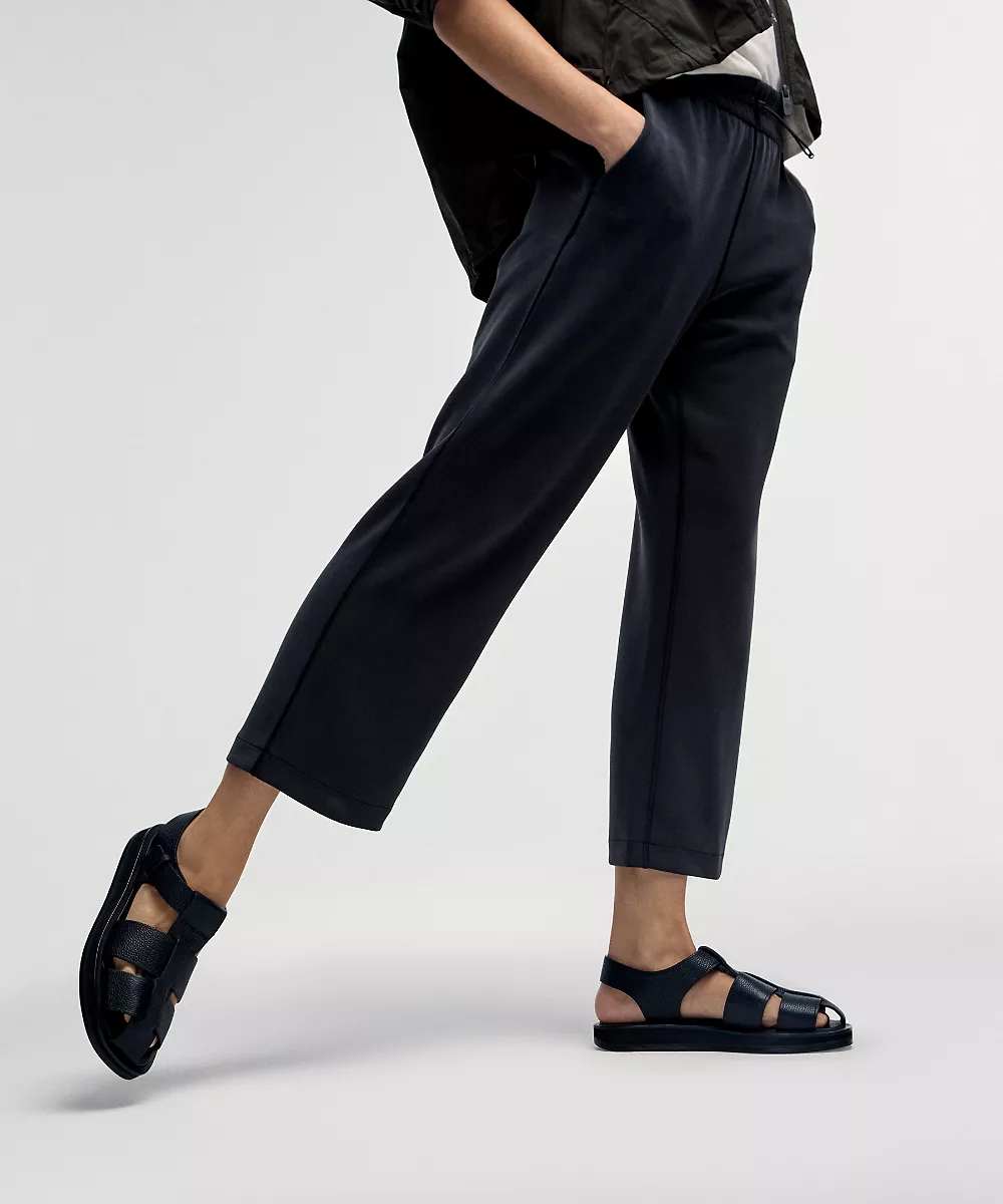 Pantalon court Softstreme taille haute jambe droite — Black, view 1