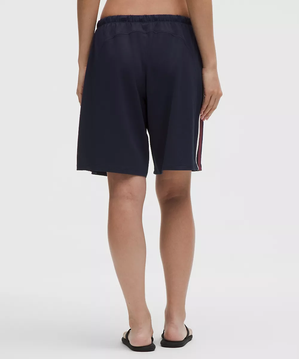 Short de survêtement rayé ample taille basse 9.5" — True Navy/Light Ivory/Burgundy Bay, view 3