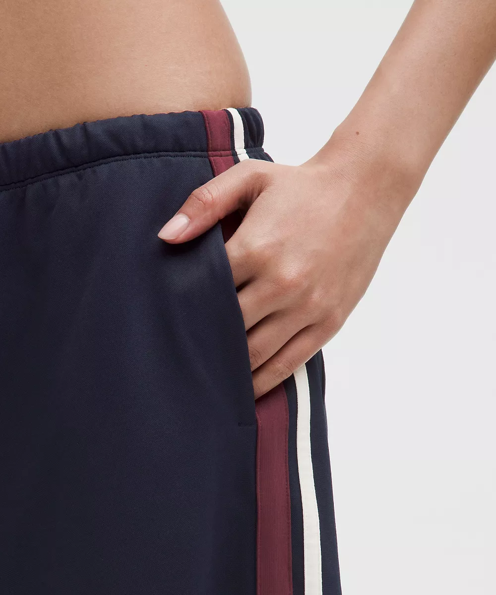Short de survêtement rayé ample taille basse 9.5" — True Navy/Light Ivory/Burgundy Bay, view 5