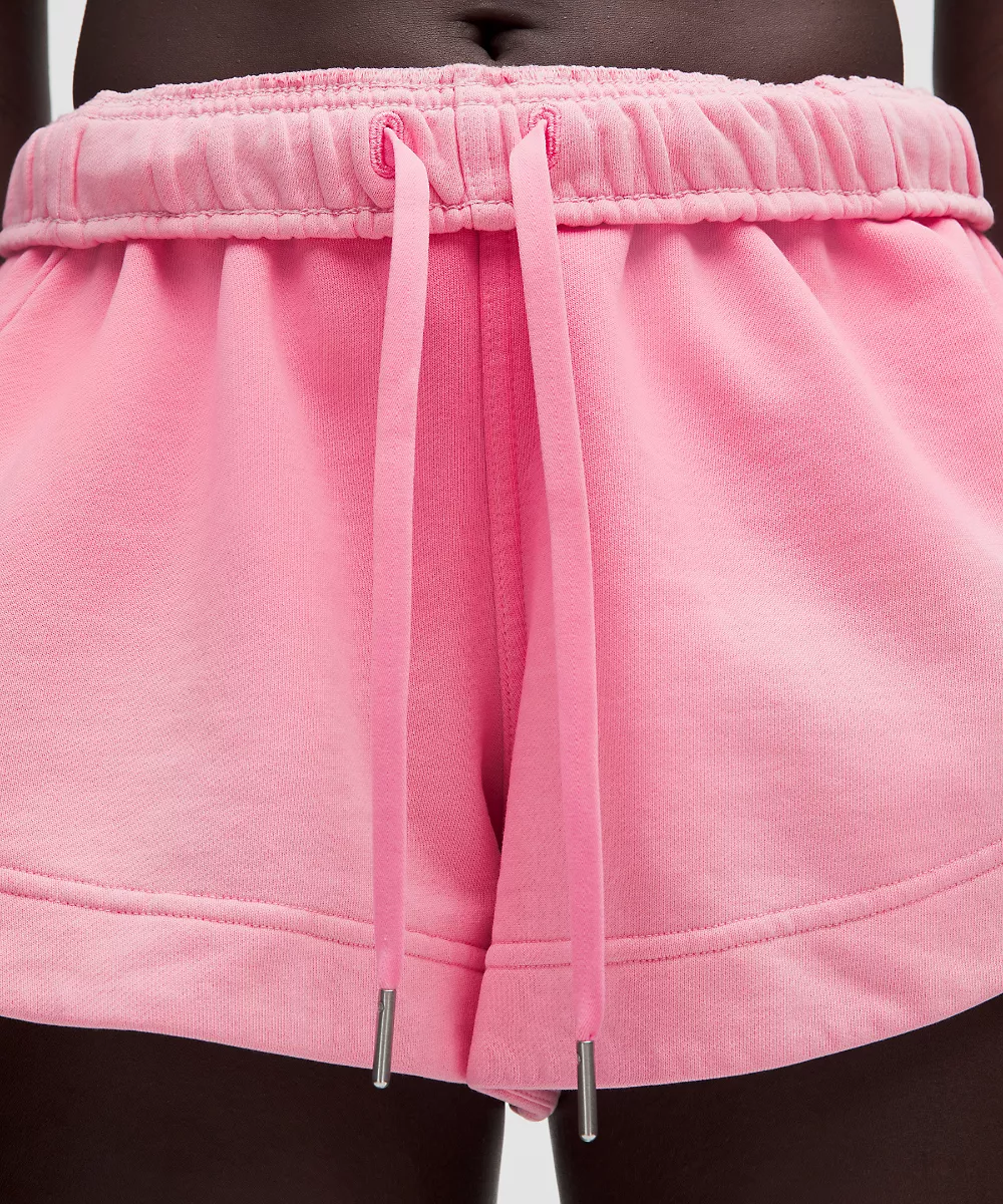 Short oversize taille mi-haute Scuba à ourlet dauphin 3" *Wash — Ombre Dye Strawberry Multi, view 4