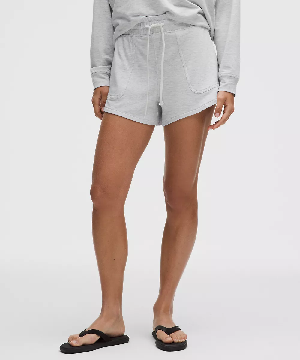 Short taille mi-haute à large ceinture BeCalm 3" — Heathered Core Ultra Light Grey, view 2