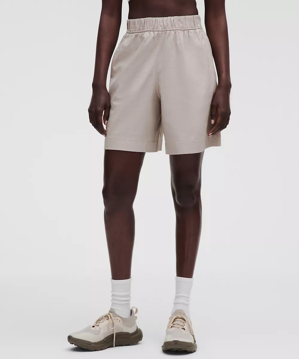 LuluLinen short taille haute coupe décontractée 7" — Downtown Tan, view 2