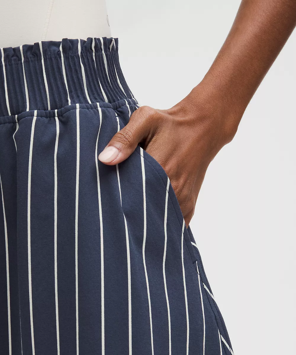 Jupe midi tissée extensible à taille froncée — Upright Stripe Max Light Ivory Club Blue, view 5