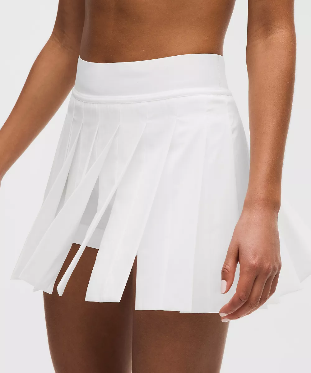 Jupe de tennis taille mi-haute à pli Peek-A-Boo — White/White, view 1