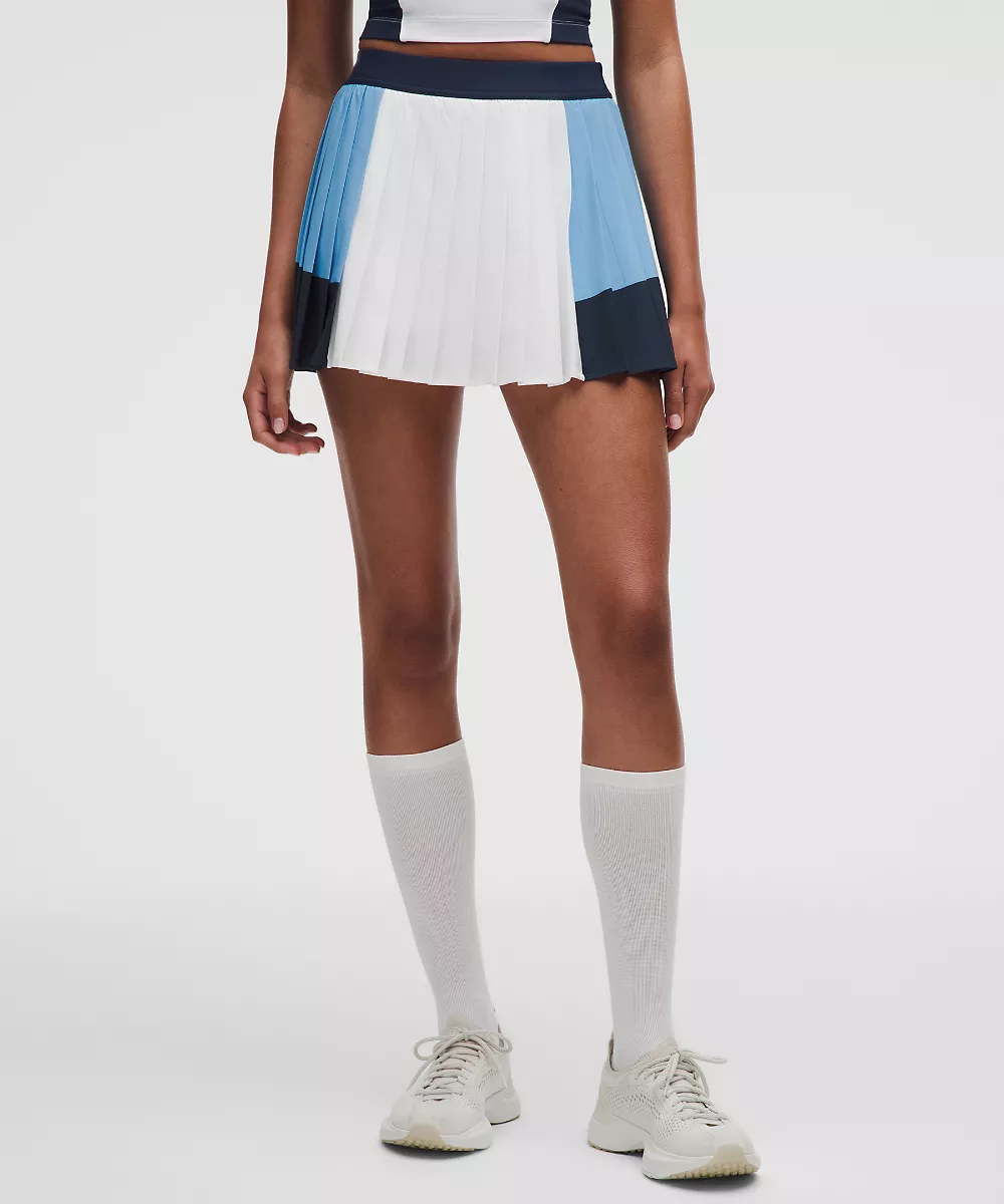 Jupe de tennis Court Champ plissée taille haute — White/Ocean Wave/Club Blue, view 2