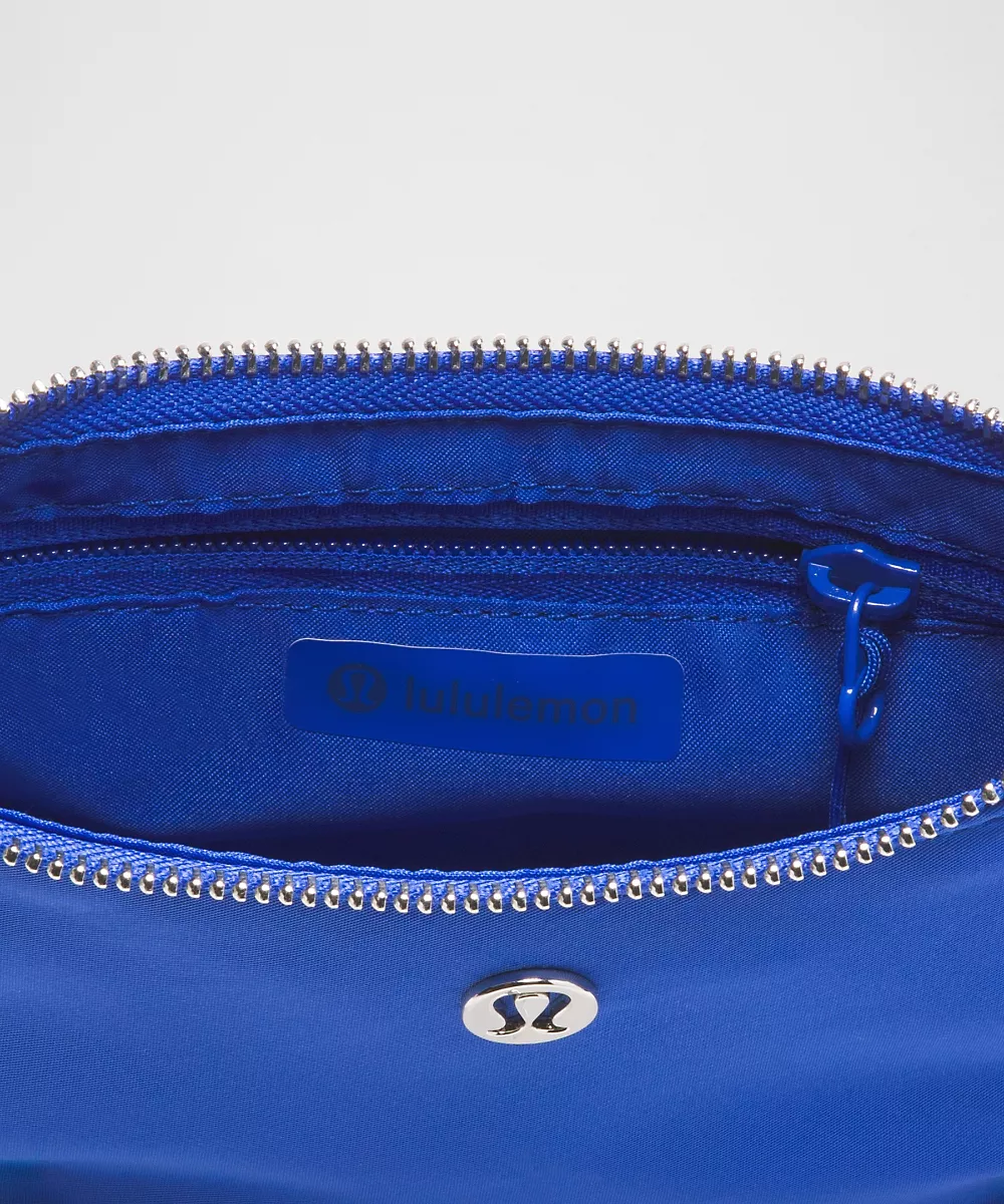 Sac porté épaule Mini City Essentials 1L — Beach Ball Blue/Silver, view 4