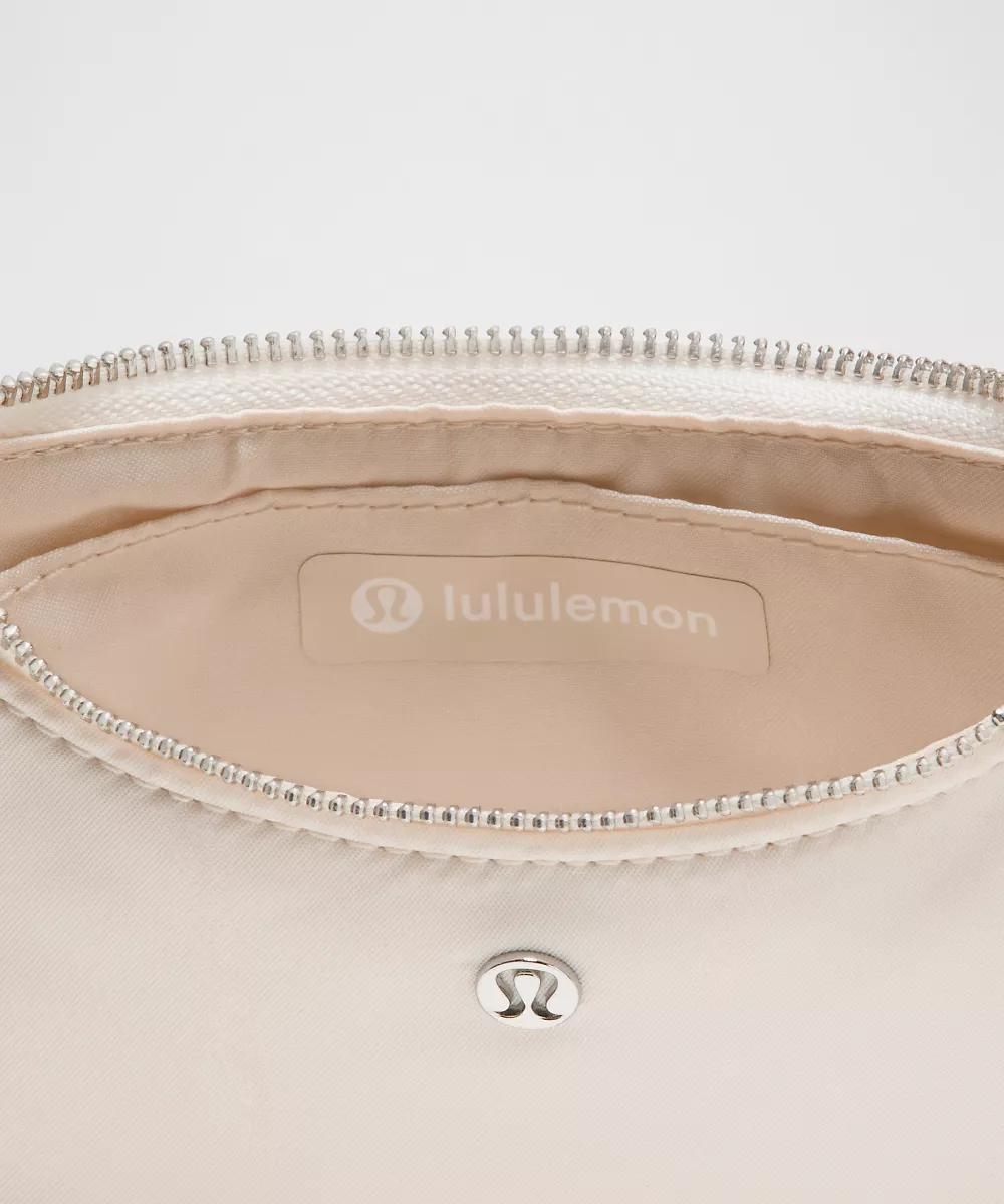 Sac porté épaule Nano City Essentials — Light Ivory/Silver, view 4