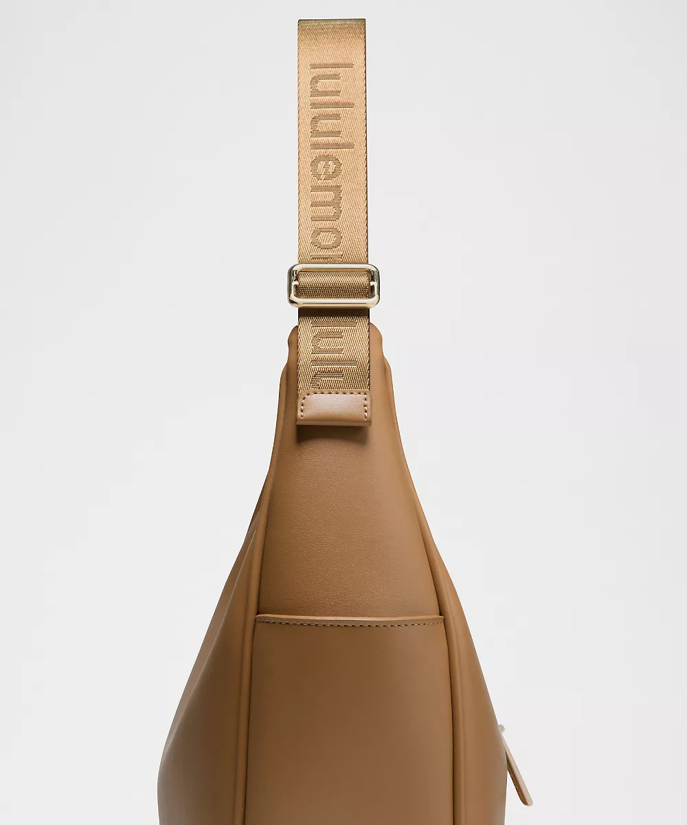Sac porté épaule City Essentials 4L *Similicuir lisse — Saddle Brown/Gold, view 4