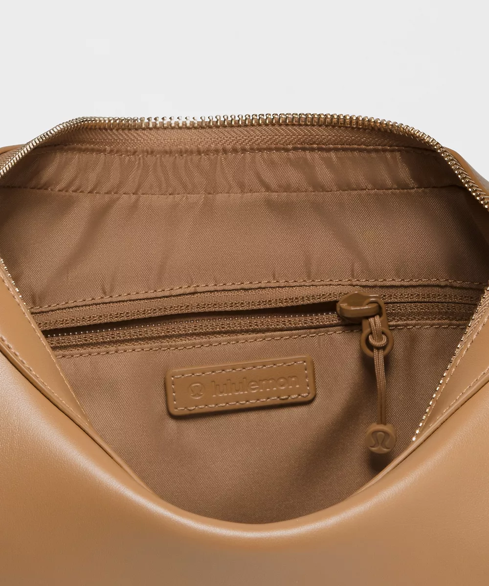 Sac porté épaule City Essentials 4L *Similicuir lisse — Saddle Brown/Gold, view 5