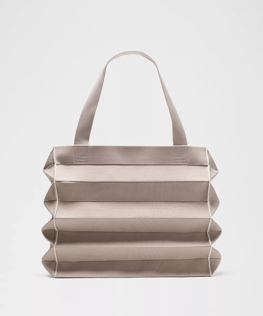 Cabas Fold It Hold It 22L — Downtown Tan/Light Ivory, view 3