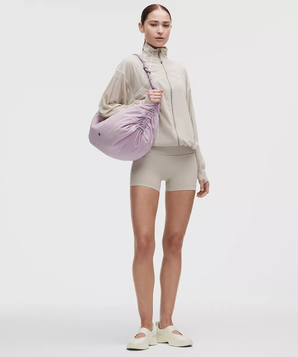 Sac bandoulière convertible froncé *Large 16L — Lilac Play/Lotus Lavender/Silver, view 1