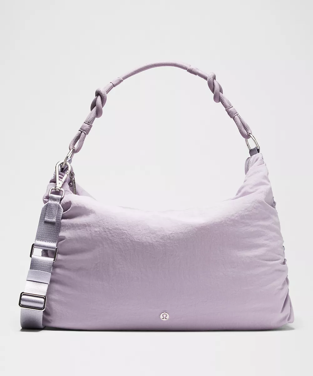 Sac bandoulière convertible froncé *Large 16L — Lilac Play/Lotus Lavender/Silver, view 2